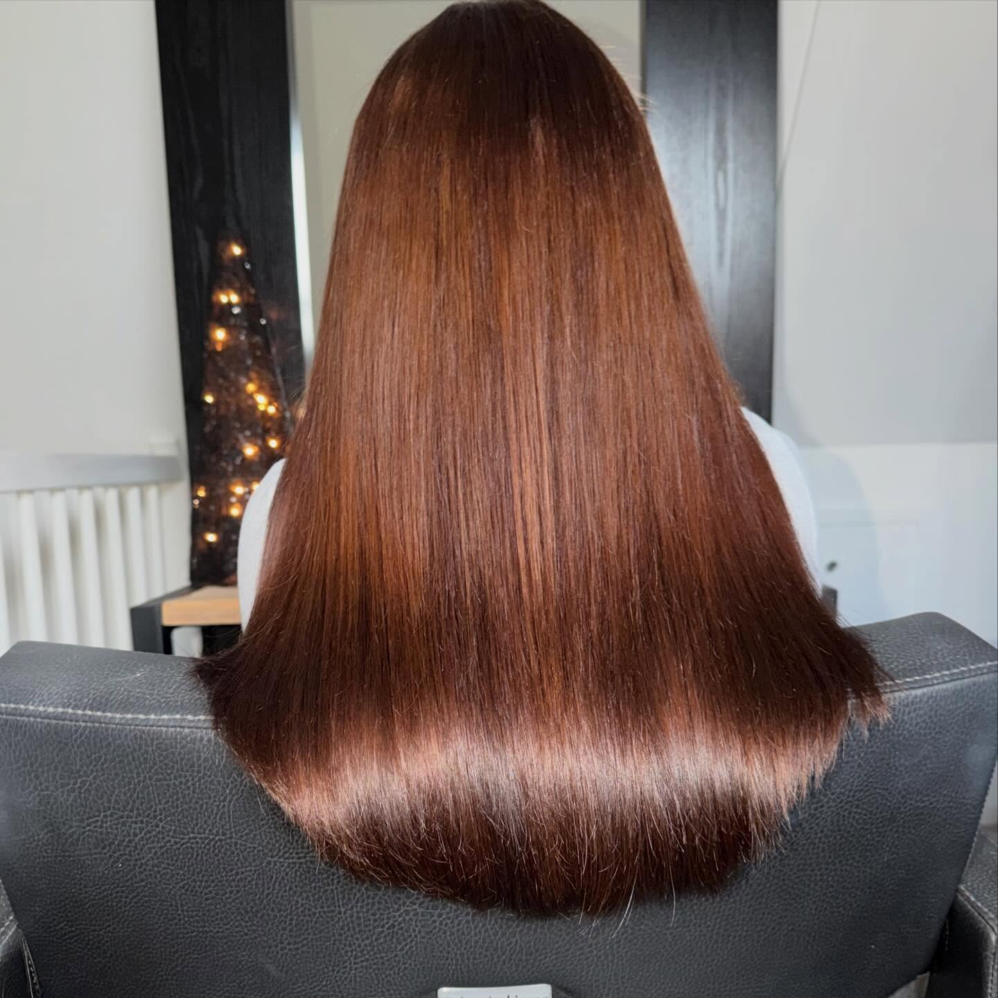 Wat een glans!✨ 

@humanohair.nl 
@extensions_more 

Wil je ook voor kerst 🎄 prachtig haar of volume? 
Wacht niet te lang