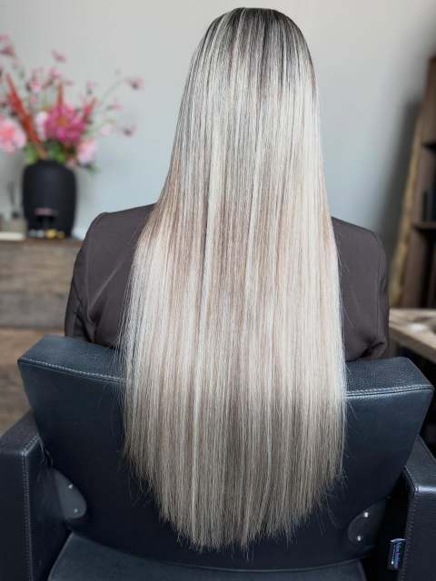 ✨NEW van Indian Gold!
IMPERIAL Collection .

- 100 gr
-  55 cm 
- Chellish 

#extensions #hairweaves #hairweaving #blondhairdontcare #westendorp